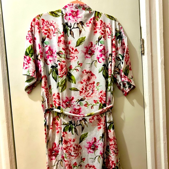 Show me your mumu robe - Picture 2 of 4